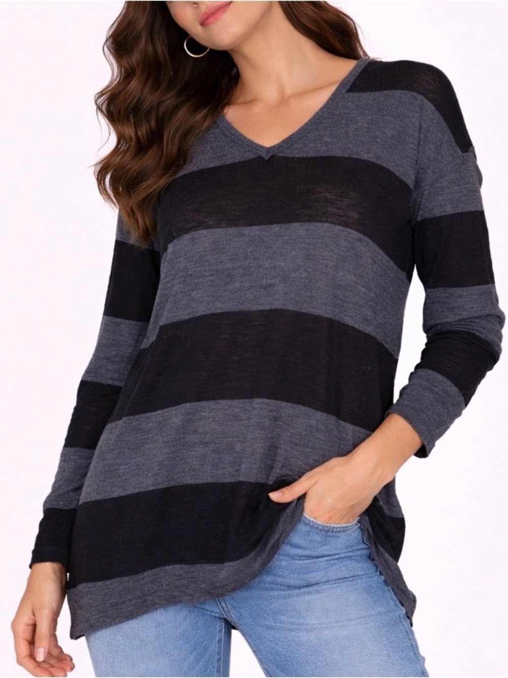 Theory brand lightweight long sleeve gray & black with side button details SZ M